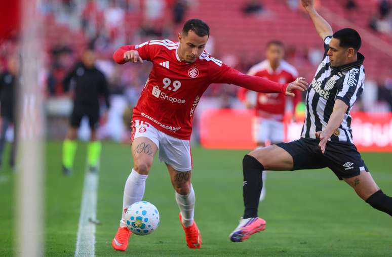 O Colorado tentou reagir na volta do intervalo &ndash;