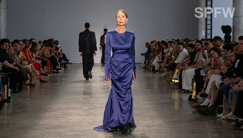 Em 2024, Maria Stella Splendore reviveu a &eacute;poca de modelo ao desfilar para a marca Normando na S&atilde;o Paulo Fashion Week