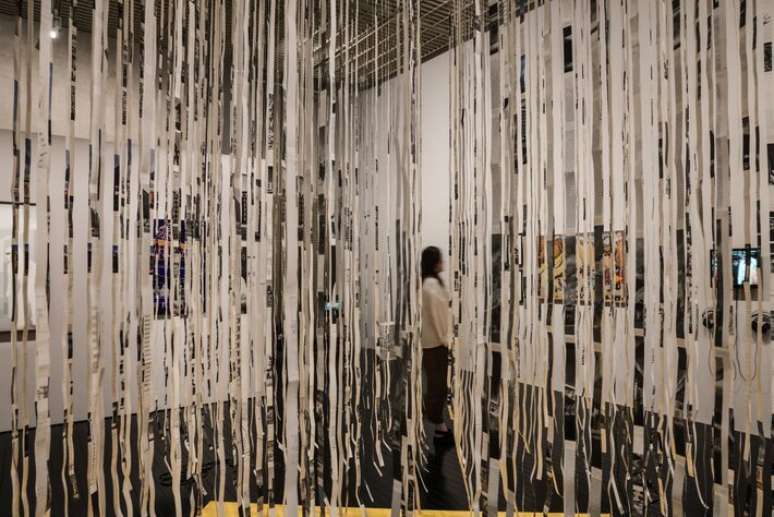 A obra 'Diorama penetr&aacute;vel (4 florestas tropicais)', do artista venezuelano Mauricio Lupini, &eacute; parte de nova exposi&ccedil;&atilde;o do Masp