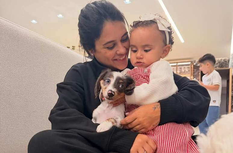 Imagens do novo cachorro da fam&iacute;lia de Bruna Biancardi e Neymar &ndash;