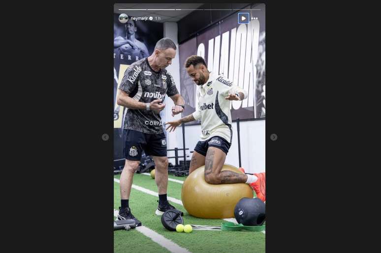 Neymar realiza atividades na academia do Santos &ndash;