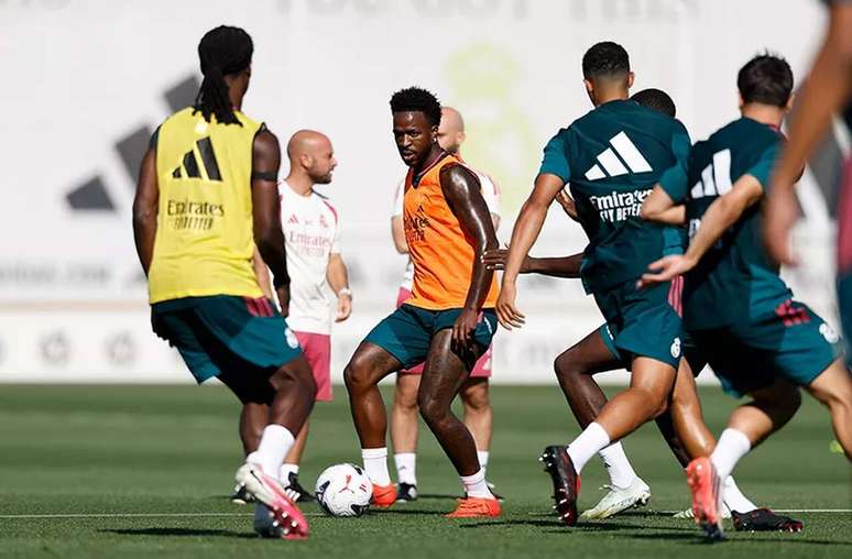 Vini Jr fez a alegria dos companheiros de Real Madrid, com caneta &ndash;