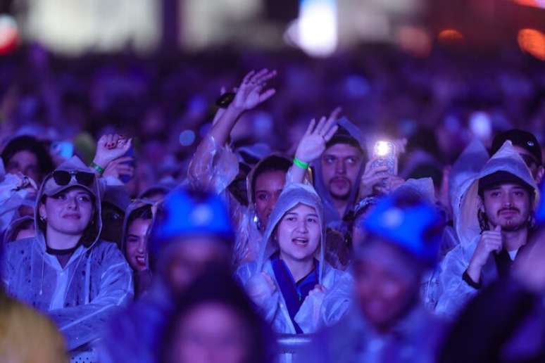 ?P&uacute;blico do Rock in Rio aguentou bem a chuva deste domingo, 6; Calvin Harris foi o headliner e tocou at&eacute; o in&iacute;cio da madrugada