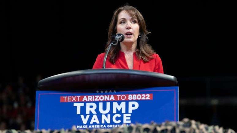 Tina Descovich, da organiza&ccedil;&atilde;o M&atilde;es pela Liberdade, em evento de campanha de Donald Trump em 2024