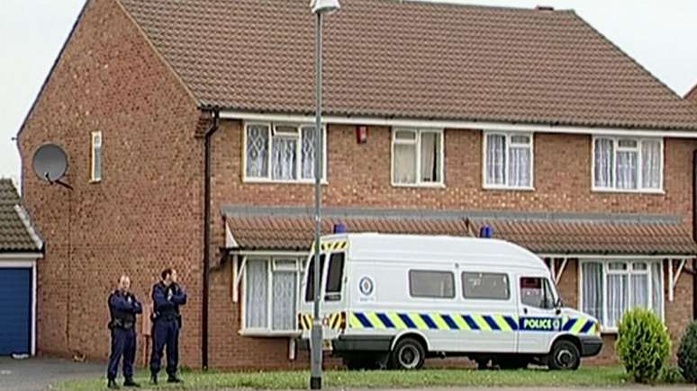 Bayoumi teve seus endere&ccedil;os em Birmingham revistados pela pol&iacute;cia brit&acirc;nica