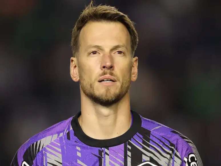 Neto passa por cirurgia 