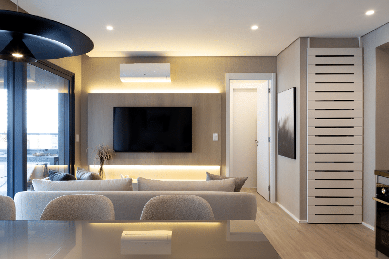 Lumin&aacute;rias de ch&atilde;o, abajures e fitas de LED com l&acirc;mpadas de luz amarelas s&atilde;o alternativas que dispensam obras ou instala&ccedil;&otilde;es el&eacute;tricas 