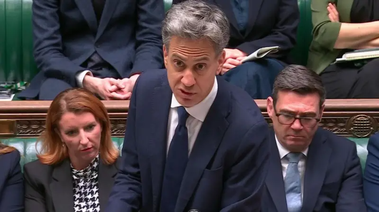 Ministro das Rela&ccedil;&otilde;es Exteriores, Ed Miliband, fez um discurso no Parlamento sobre a posi&ccedil;&atilde;o brit&acirc;nica em rela&ccedil;&atilde;o a assentamentos na Cisjord&acirc;nia