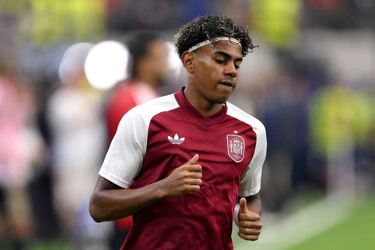 Yamal &eacute; uma das revela&ccedil;&otilde;es do futebol mundial &ndash;