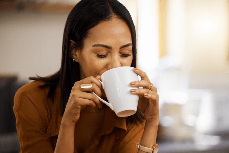 O consumo do ch&aacute; de urtiga favorece a sa&uacute;de geral do corpo 