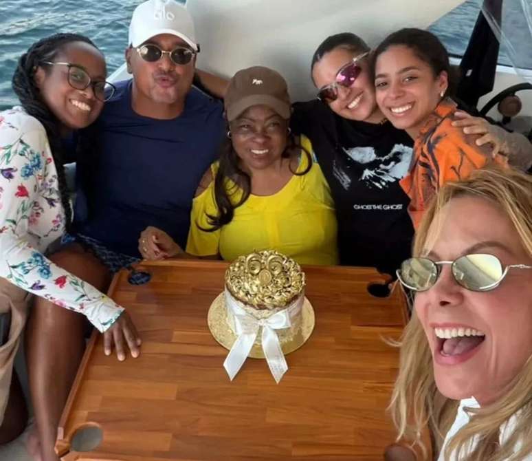 Quem &eacute; a namorada de Camilly Vict&oacute;ria, filha de Carla Perez