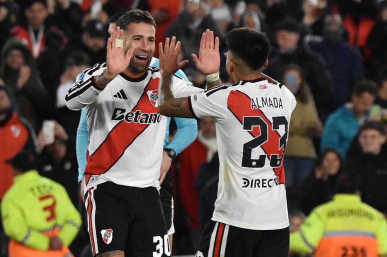 Almada foi destaque contra o Rivadavia &ndash;