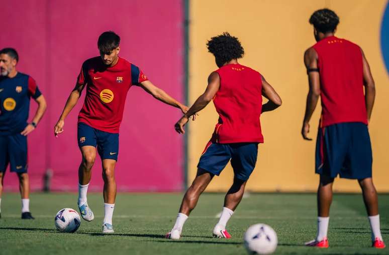 Barcelona se prepara para mais um desafio na temporada &ndash;