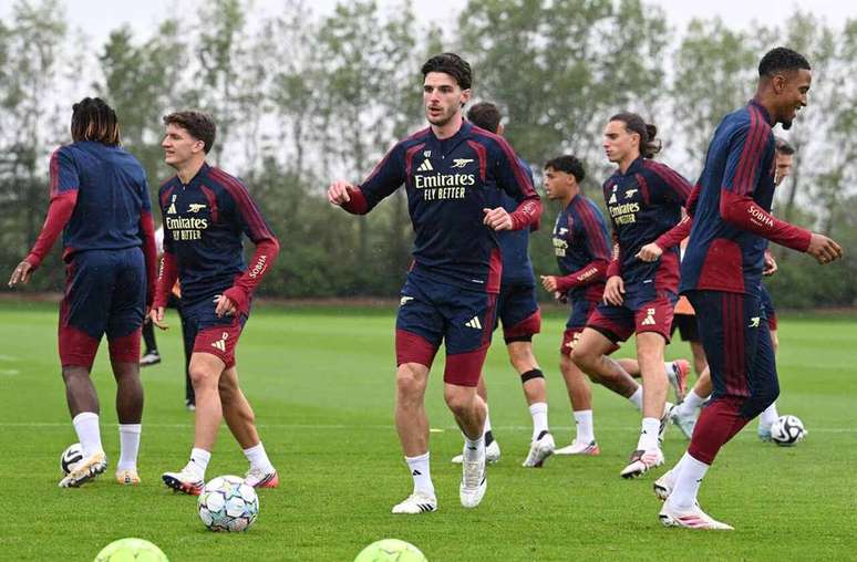 Atividade de prepara&ccedil;&atilde;o do Arsenal antes de encarar o Napoli &ndash;