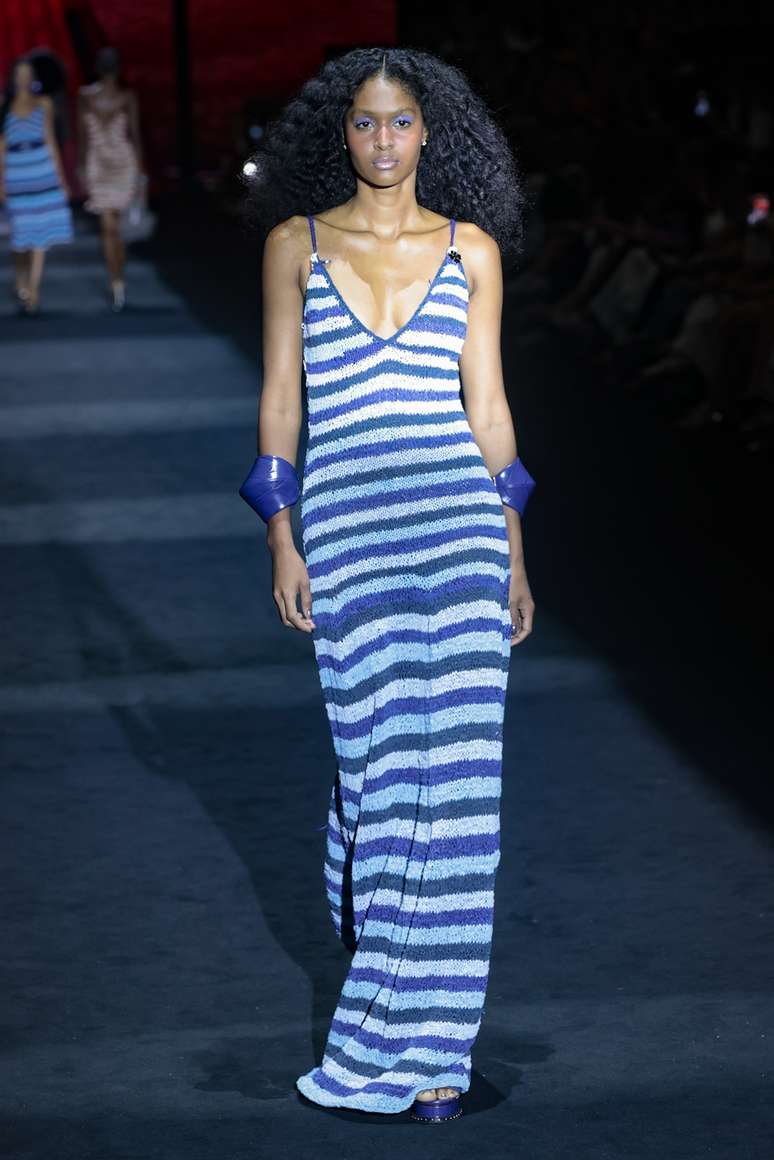 Vestido de tric&ocirc; de couro desfilado no Rio Fashion Week: R$ 17.700 