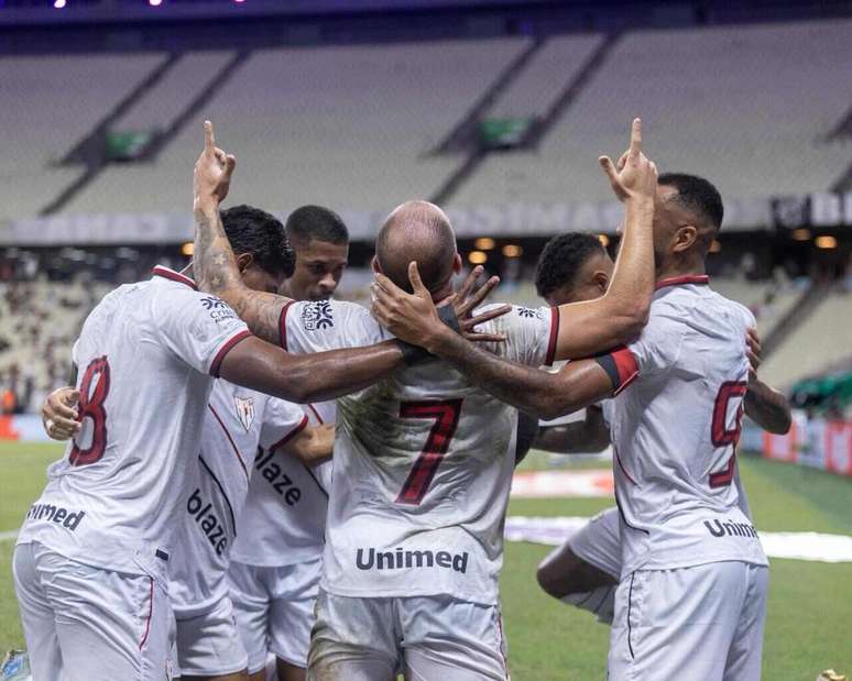 Drag&atilde;o venceu o Voz&atilde;o por 1 a 0 no 1&deg; turno &ndash;