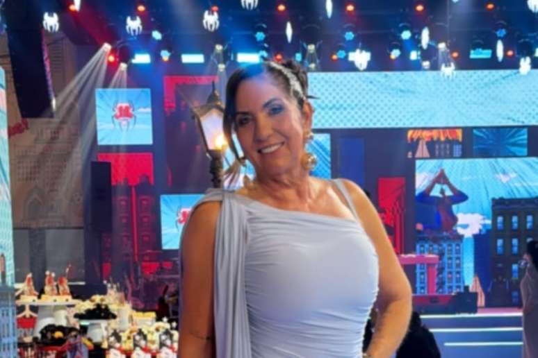 Margareth posa durante a festa de seu neto