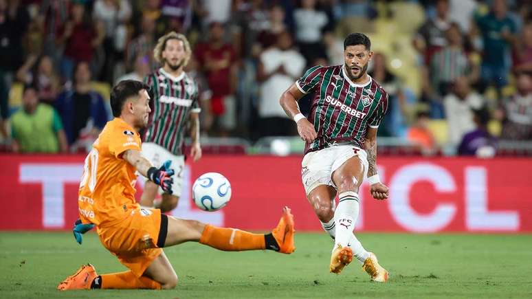 Hulk marca ap&oacute;s passe de g&ecirc;nio de Paulo Henrique Ganso &ndash;