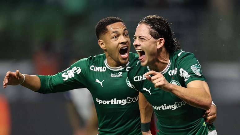 Giay comemora primeiro gol pelo Palmeiras &ndash;