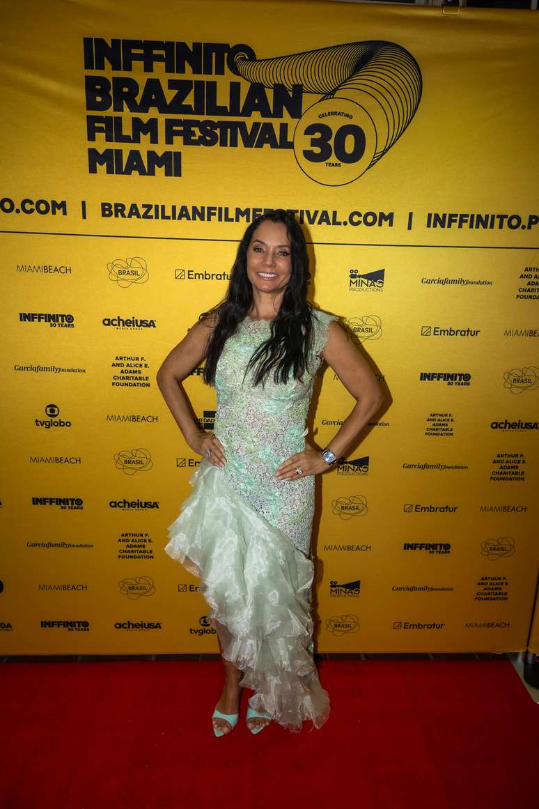 M&ocirc;nica Carvalho 