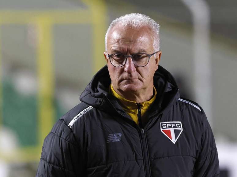 Em 2023, Dorival J&uacute;nior sentiu a frustra&ccedil;&atilde;o de cair com o Tricolor nas quartas da Sul-Americana &ndash;