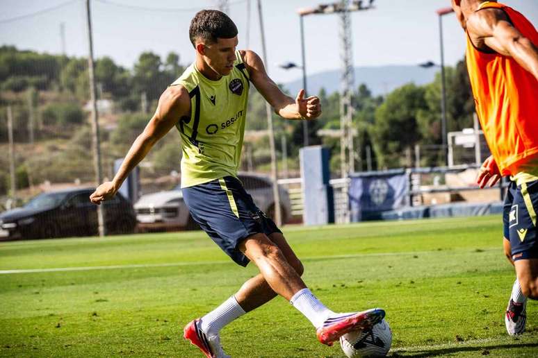 Levante se prepara para receber o Barcelona em casa &ndash;