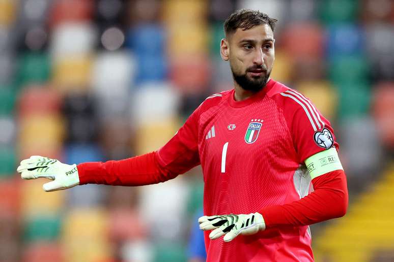 Goleiro ficou amarrado e sofreu amea&ccedil;as &ndash;