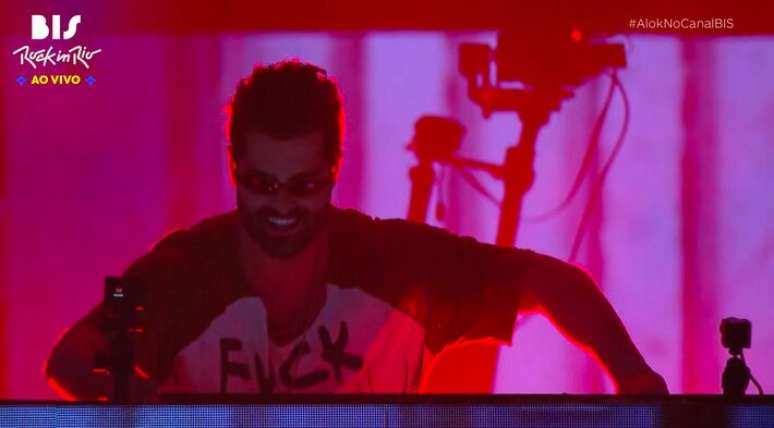 O DJ Alok durante show no palco New Dance Order do Rock In Rio 2026.