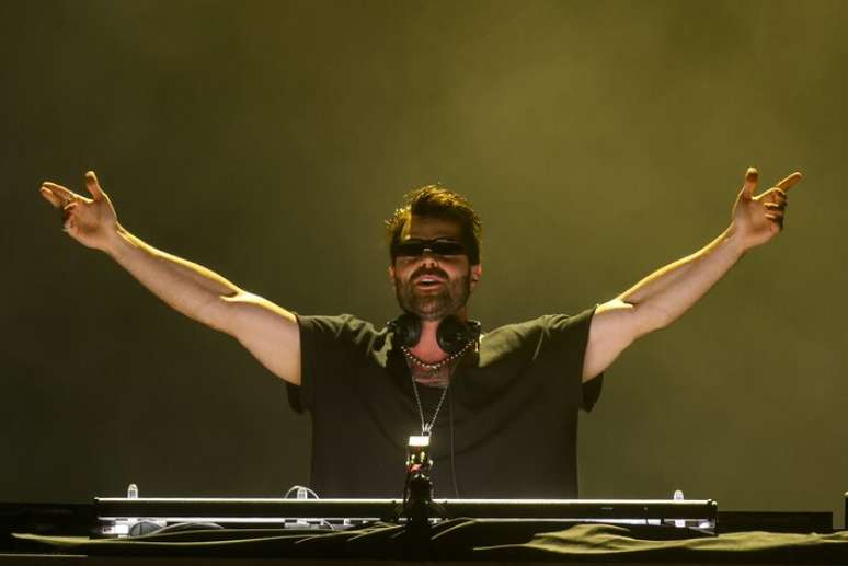 Alok durante show no Palco Mundo da &uacute;ltima sexta-feira, 11; DJ voltou ao Rock In Rio no dia seguinte, s&aacute;bado, 12, no palco New Dance Order