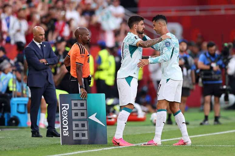 R&uacute;ben Neves e Cristiano Ronaldo pela sele&ccedil;&atilde;o &ndash;