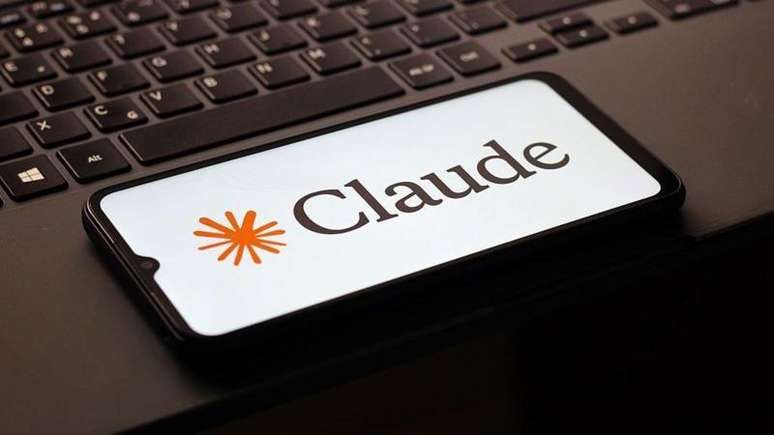 A Anthropic desenvolve a ferramenta de IA Claude, que &eacute; usada como chatbot e como ferramenta para auxiliar na programa&ccedil;&atilde;o