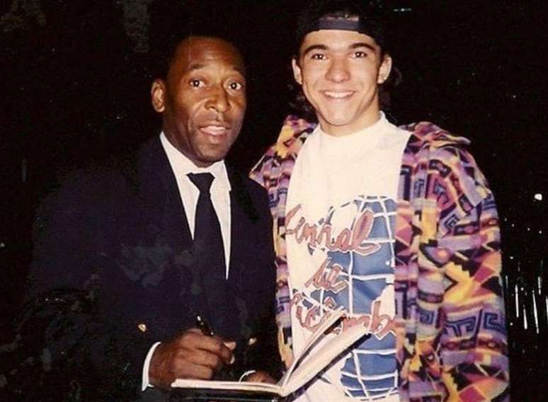 Leo Reis com Pel&eacute; logo na chegada em sua primeira vez nos Estados Unidos: encontro inesquec&iacute;vel
