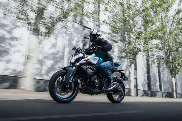 CFMoto 450NK