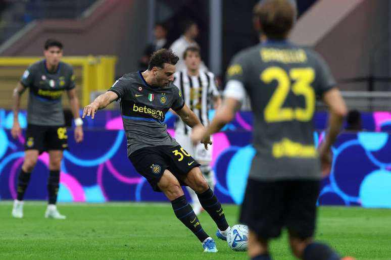 Momento do gol marcado por Carlos Augusto na virada da Inter sobre a Udinese &ndash;