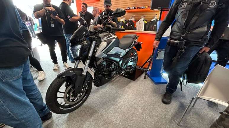 Bajaj D250