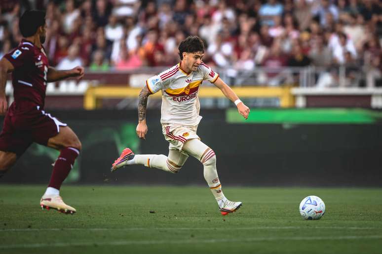 Jogadores de Torino e Roma em disputa de bola na Serie A &ndash;