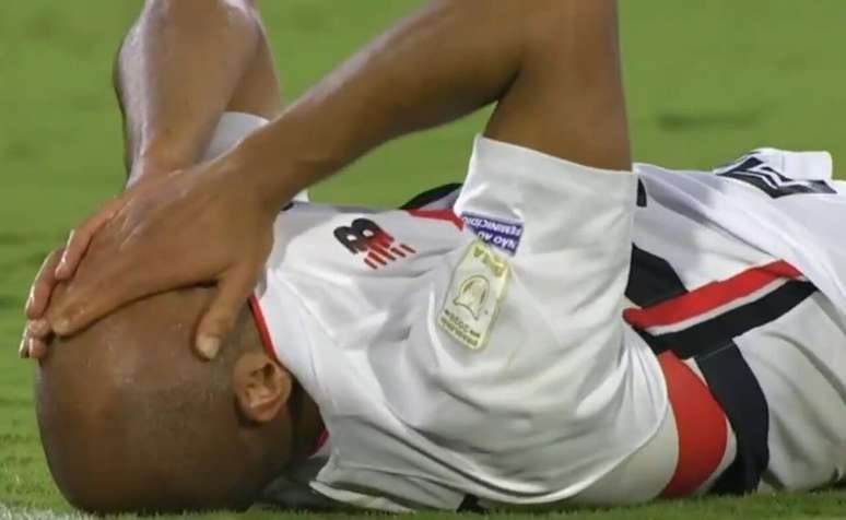 Lucas se lesionou durante a partida contra o Bahia, em maio &ndash;