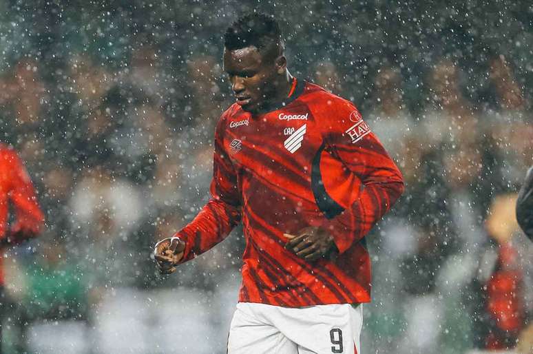 Viveros &eacute; o principal destaque do Furac&atilde;o na temporada &ndash;