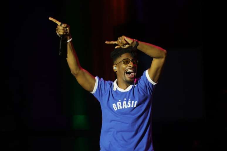 Jon Batiste se apresentou no Palco Mundo no mesmo dia que Gilberto Gil e Elton Jhon