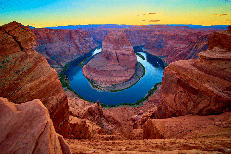 Em Page, no Arizona, a Horseshoe Bend forma uma curva impressionante em formato de ferradura 