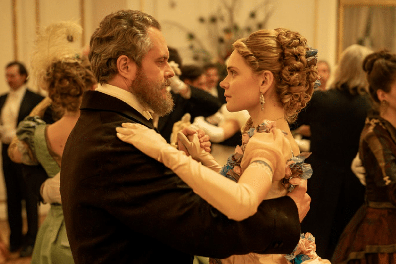 &ldquo;A Boneca&rdquo; acompanha um comerciante que busca ascender socialmente enquanto se apaixona por uma jovem aristocrata 