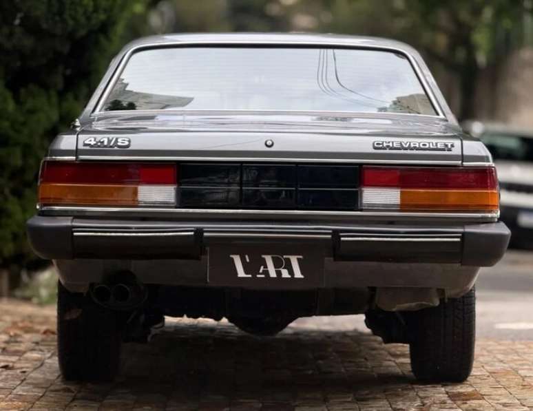 Opala Comodoro 1988