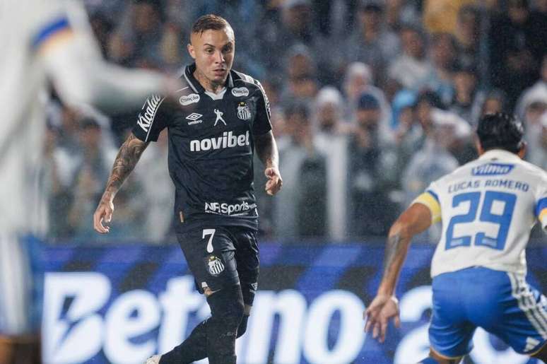 Everton Cebolinha finalizou oito vezes em jogo de estreia pelo Santos &ndash;