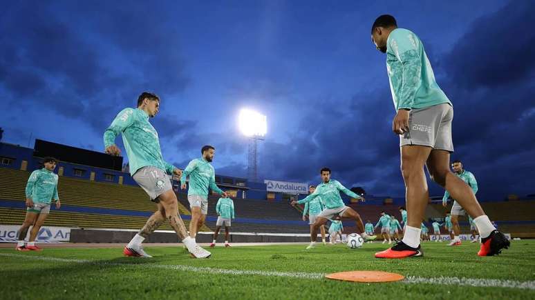 Treino do Palmeiras em Quito antes de duelo contra a LDU &ndash;