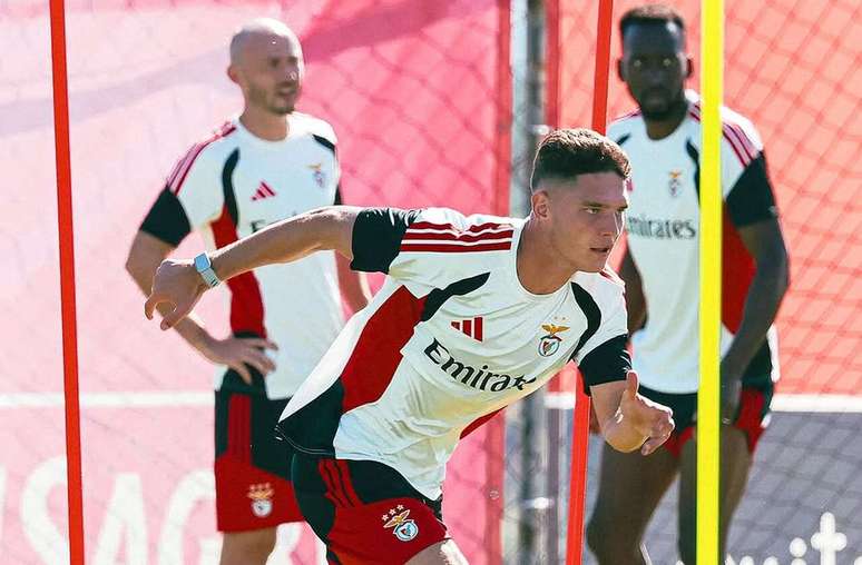 Atividade de prepara&ccedil;&atilde;o do Benfica antes de visitar o Milan &ndash;