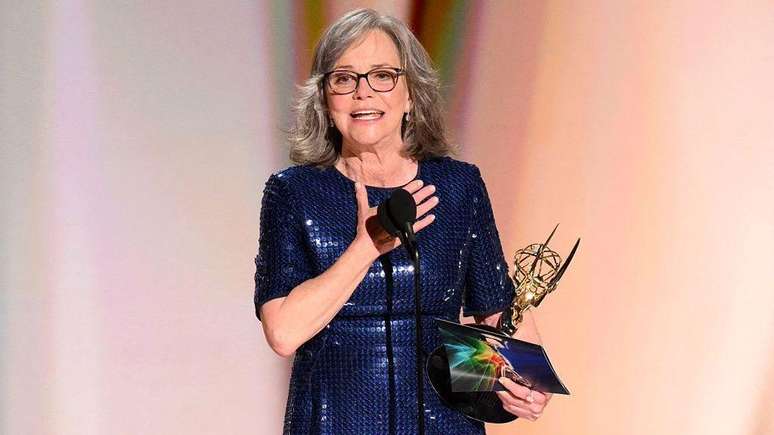 Sally Field com seu Emmy