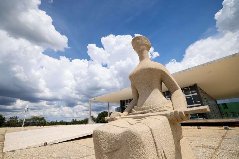 S&iacute;mbolo da Justi&ccedil;a na fachada do STF