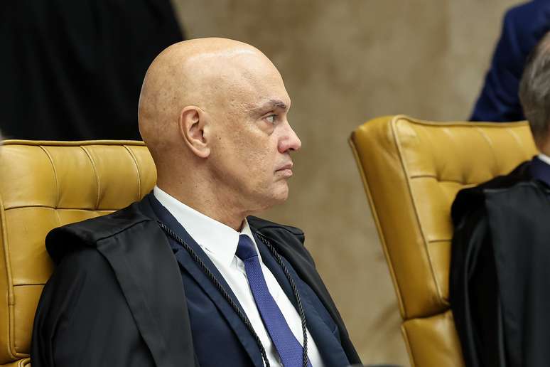 Alexandre Moraes durante sess&atilde;o plen&aacute;ria extraordin&aacute;ria do STF - 15/09/2026