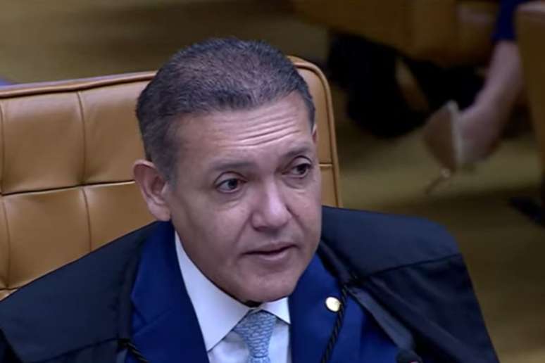 Nunes Marques fala em sess&atilde;o do STF
