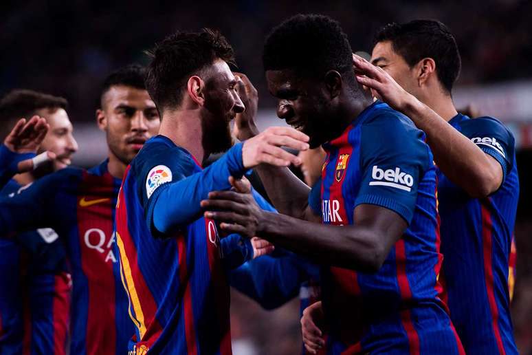 Samuel Umtiti comemora gol marcado por Lionel Messi no Camp Nou &ndash;